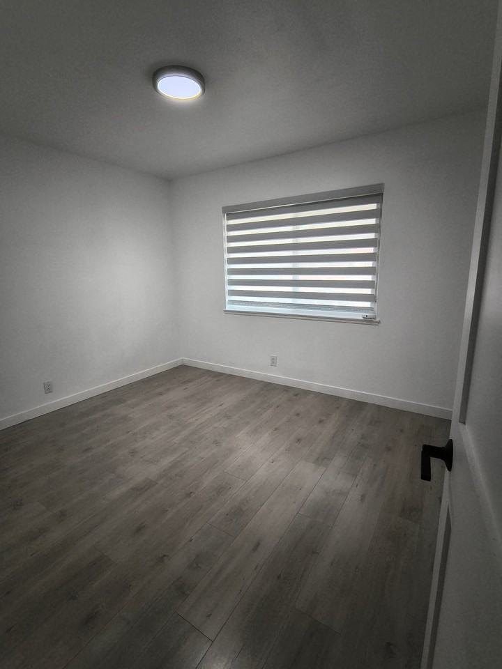 21708 Lake Vista Dr - Photo 5 of 14