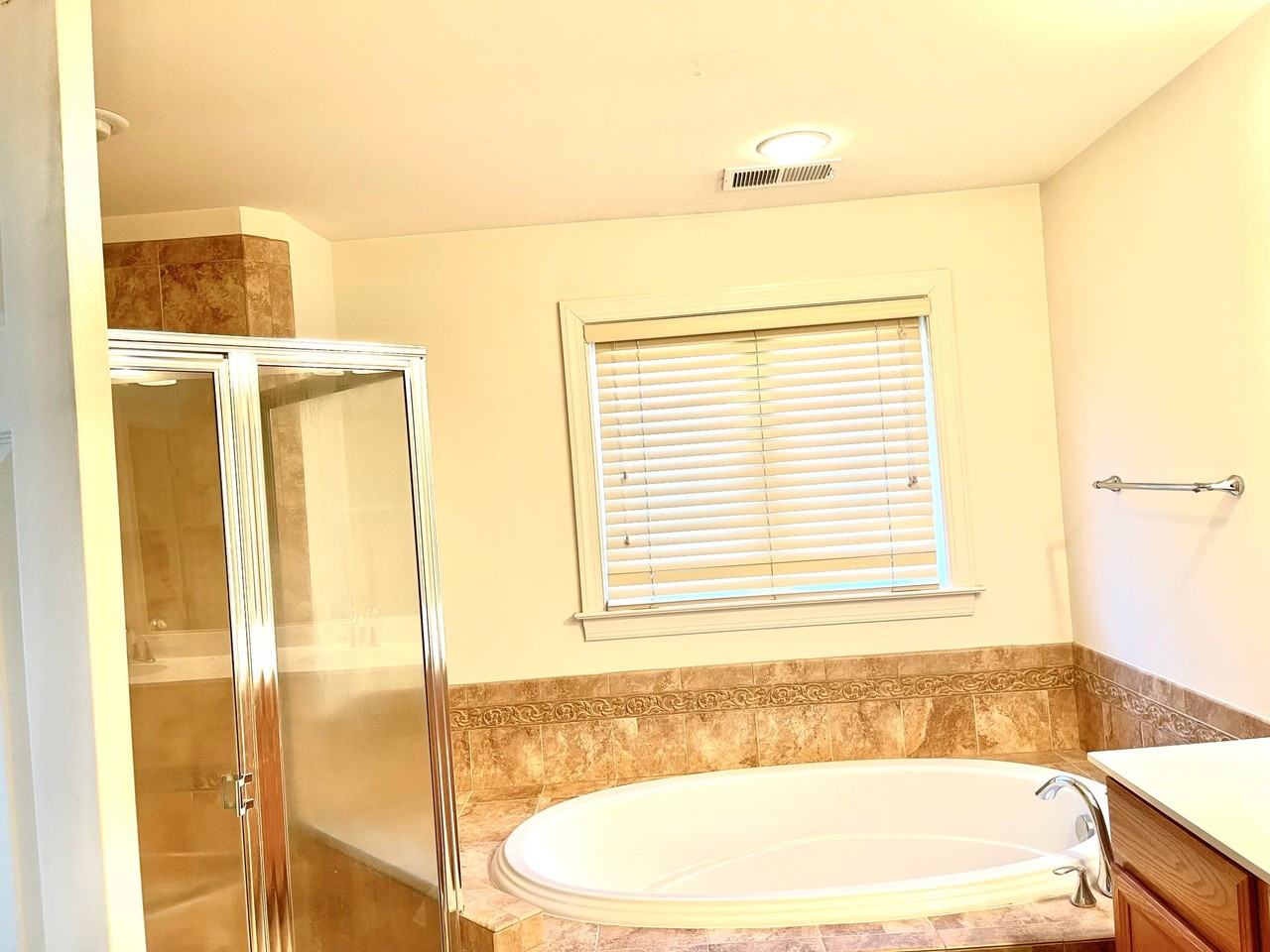 1560 Rutland Way - Photo 7 of 38