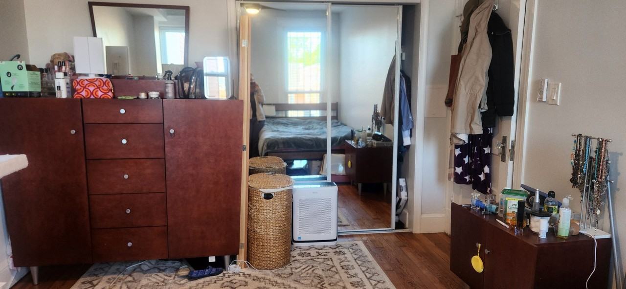 1412 D St Se - Photo 2 of 3