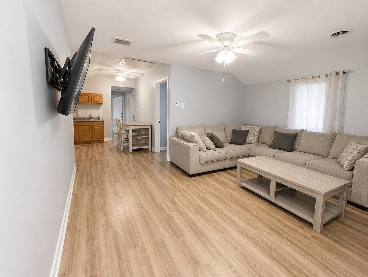 5361 Lake Rd S - Photo 5 of 14
