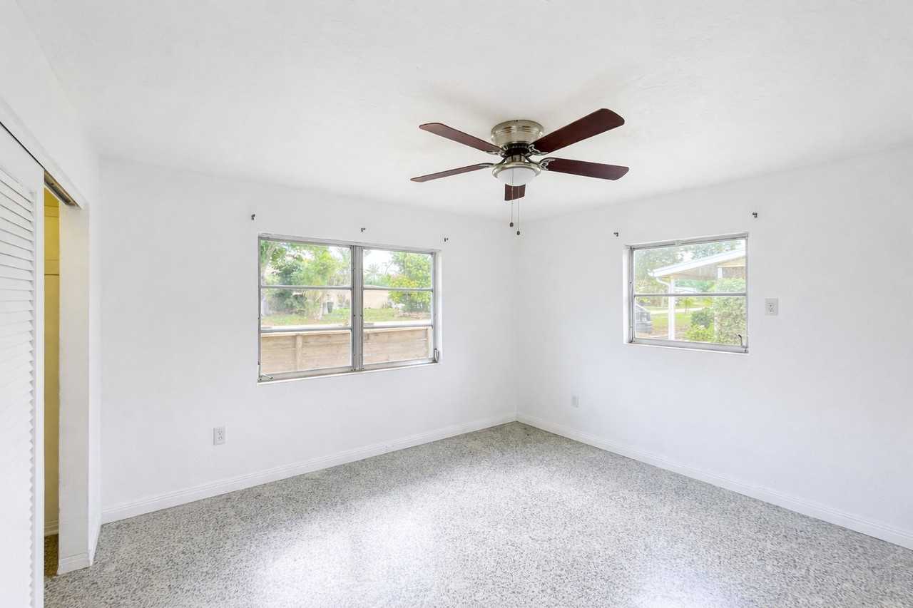 1440 Mandel Rd - Photo 4 of 11