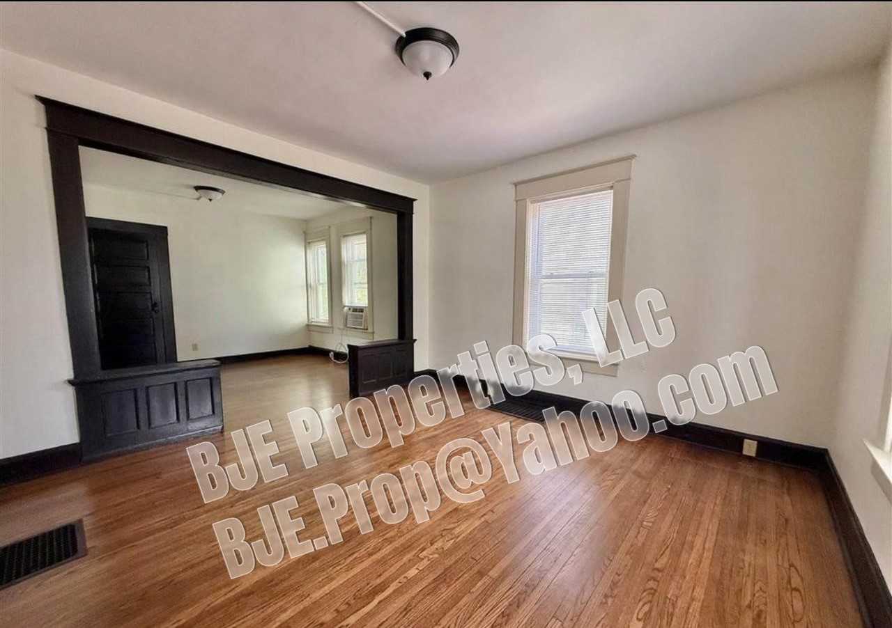930 8th Ave - Photo 3 of 12