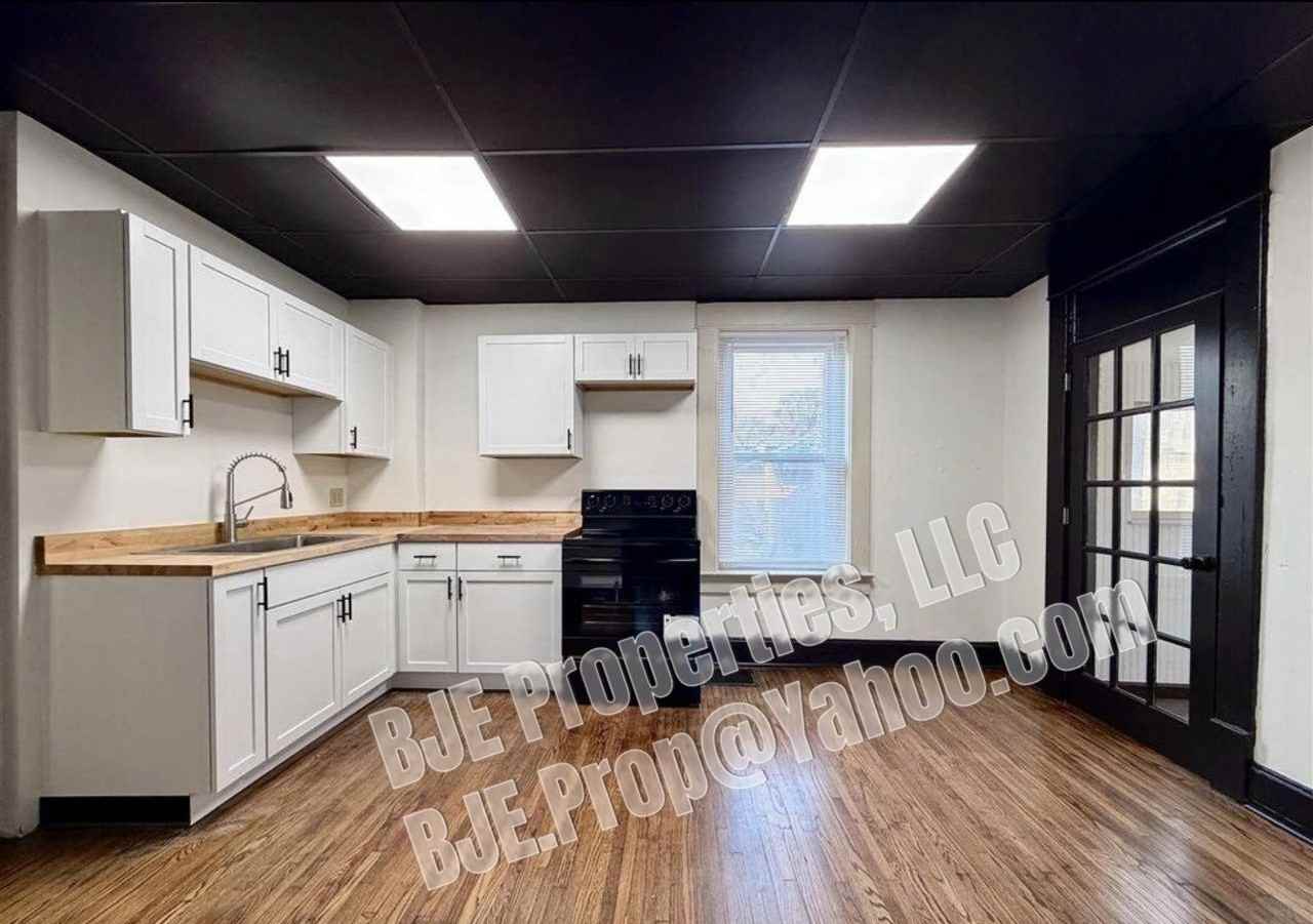 930 8th Ave - Photo 4 of 12