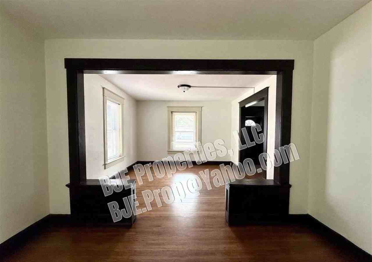 930 8th Ave - Photo 7 of 12