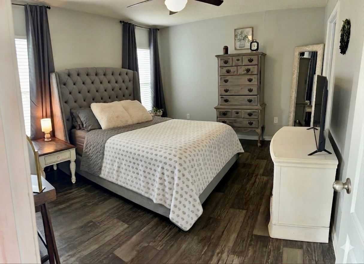 211 Teakwood Dr - Photo 4 of 8