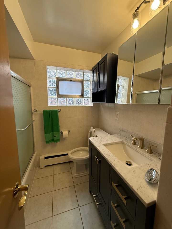 4610 Washington St - Photo 5 of 8