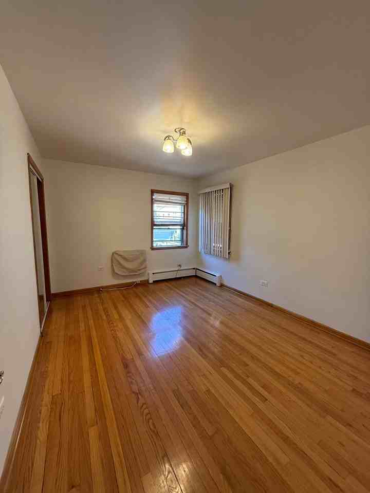 4610 Washington St - Photo 6 of 8