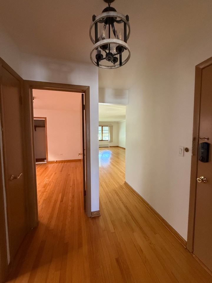 4610 Washington St - Photo 7 of 8