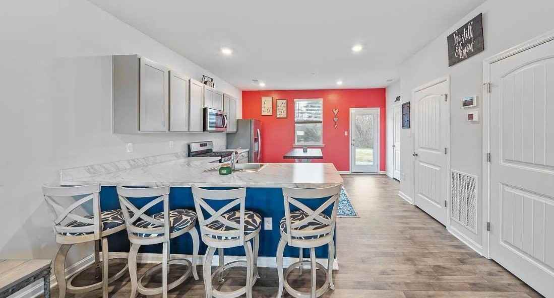 371 Wheatfield Dr - Photo 2 of 20
