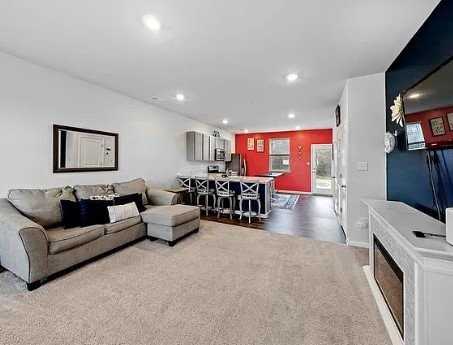 371 Wheatfield Dr - Photo 7 of 20