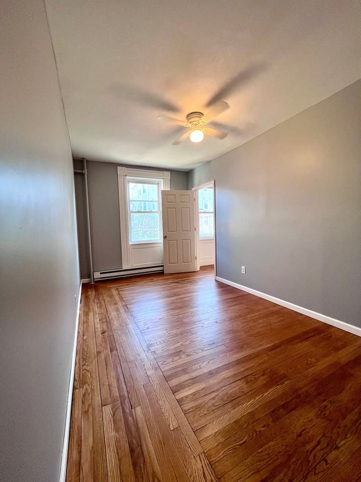 325 Front St #1stFL - Photo 4 of 10