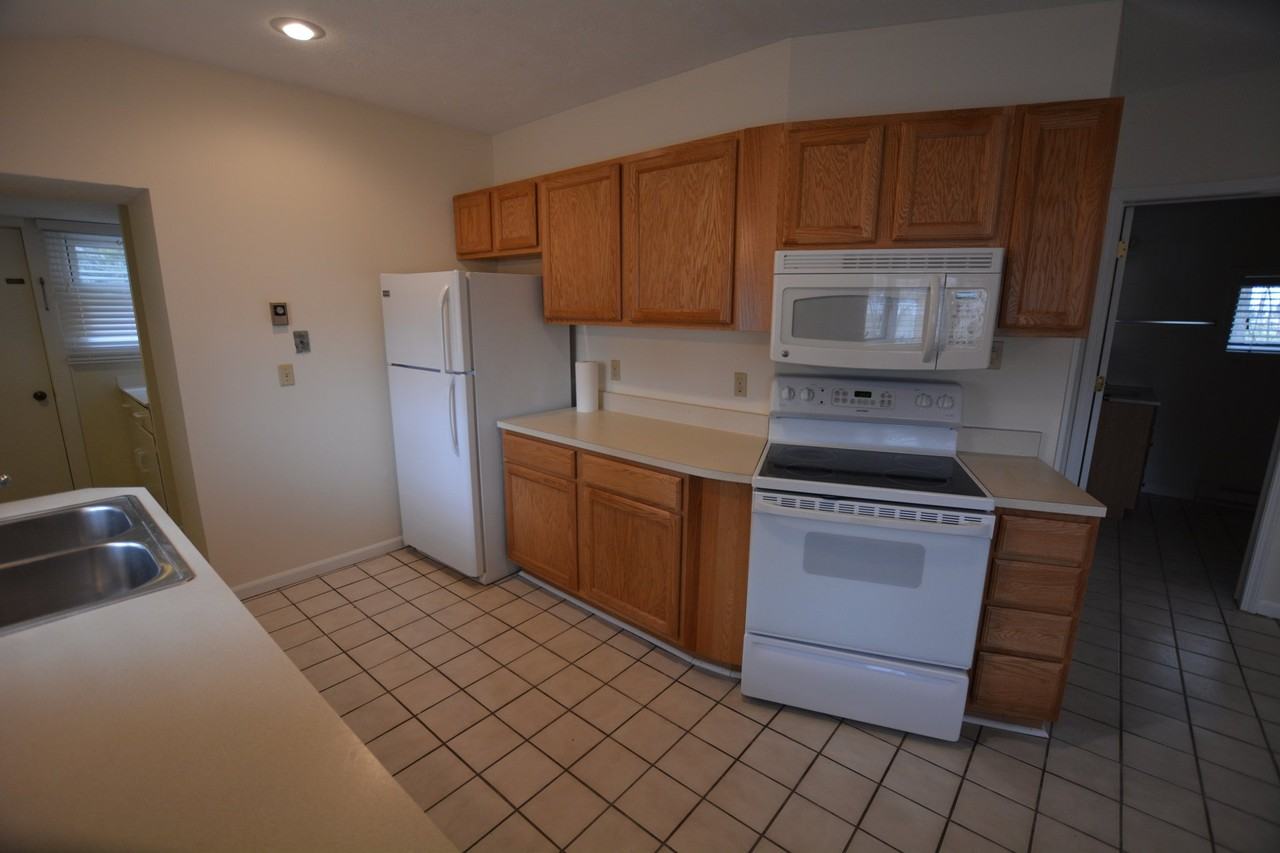 3781 4 Mile Rd N - Photo 5 of 18