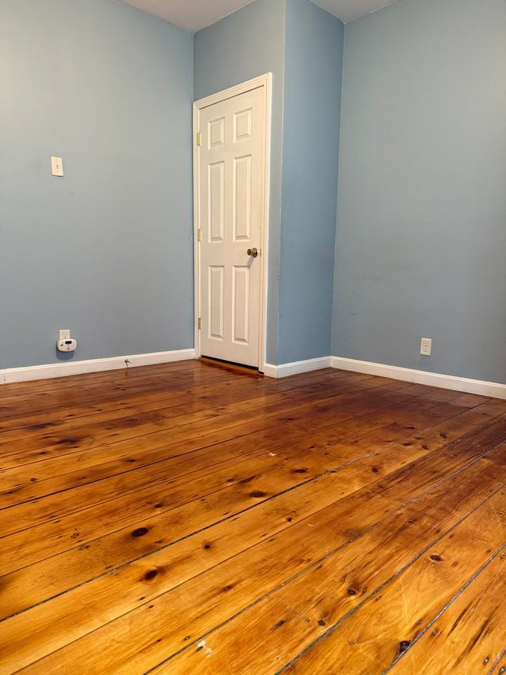 69 Catharine St #1 - Photo 5 of 17