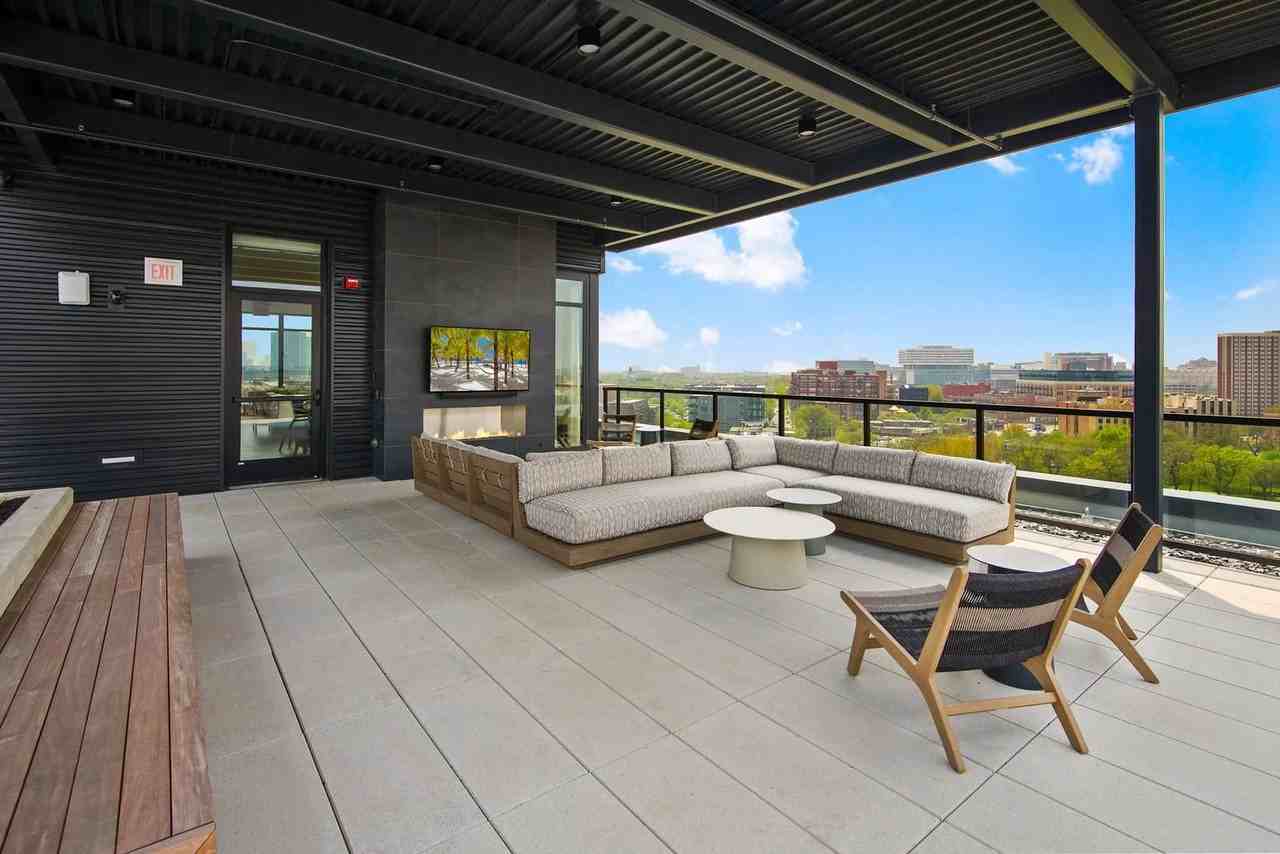1451 W Randolph St #617 - Photo 6 of 7