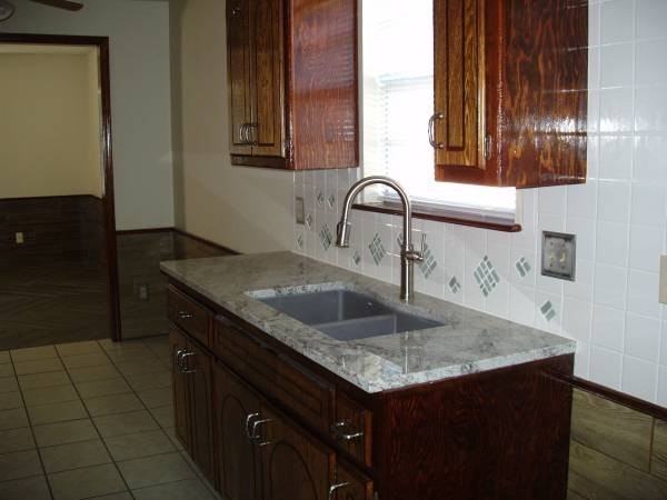 1032 Nw 8th St - Photo 4 of 20