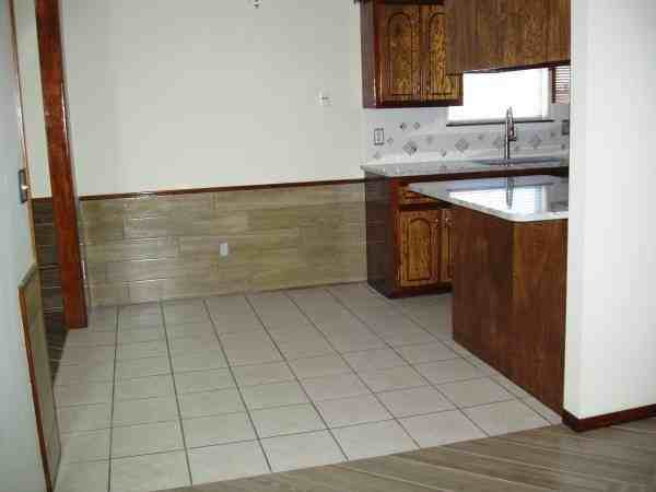 1032 Nw 8th St - Photo 6 of 20