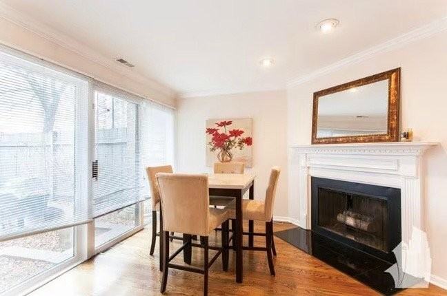 1330 N La Salle Dr #104 - Photo 2 of 13