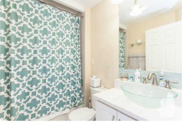 1330 N La Salle Dr #104 - Photo 4 of 13