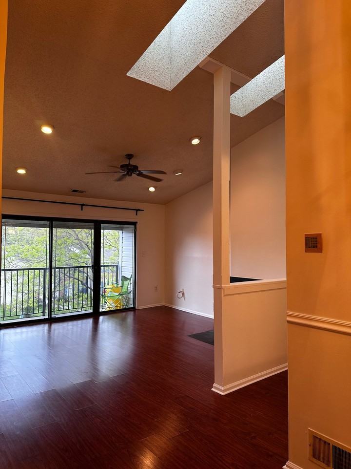 479 Danbury Ln - Photo 3 of 12