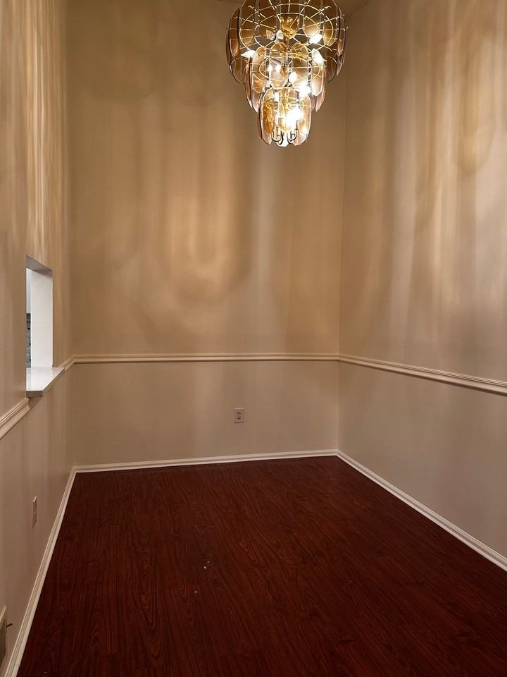 479 Danbury Ln - Photo 6 of 12