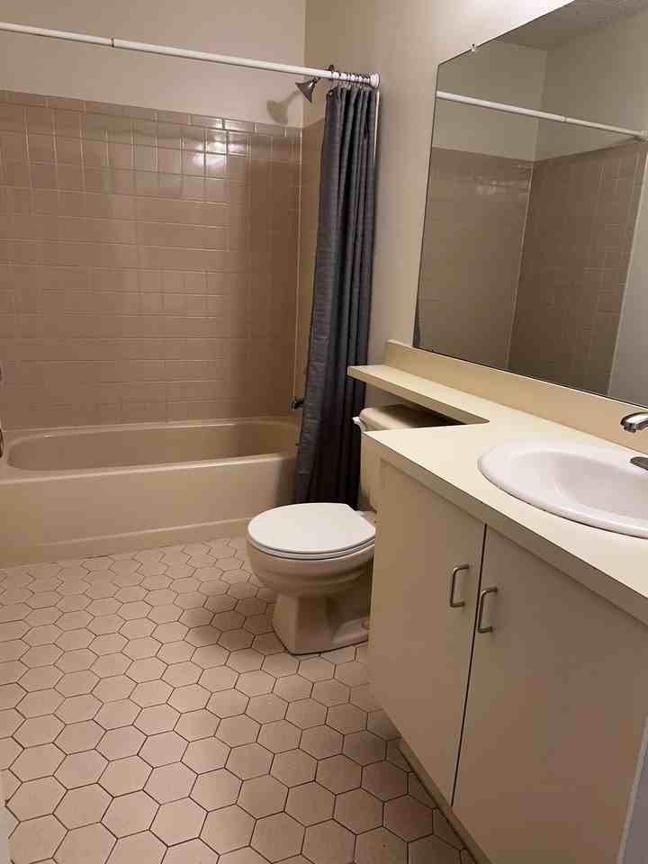 479 Danbury Ln - Photo 7 of 12