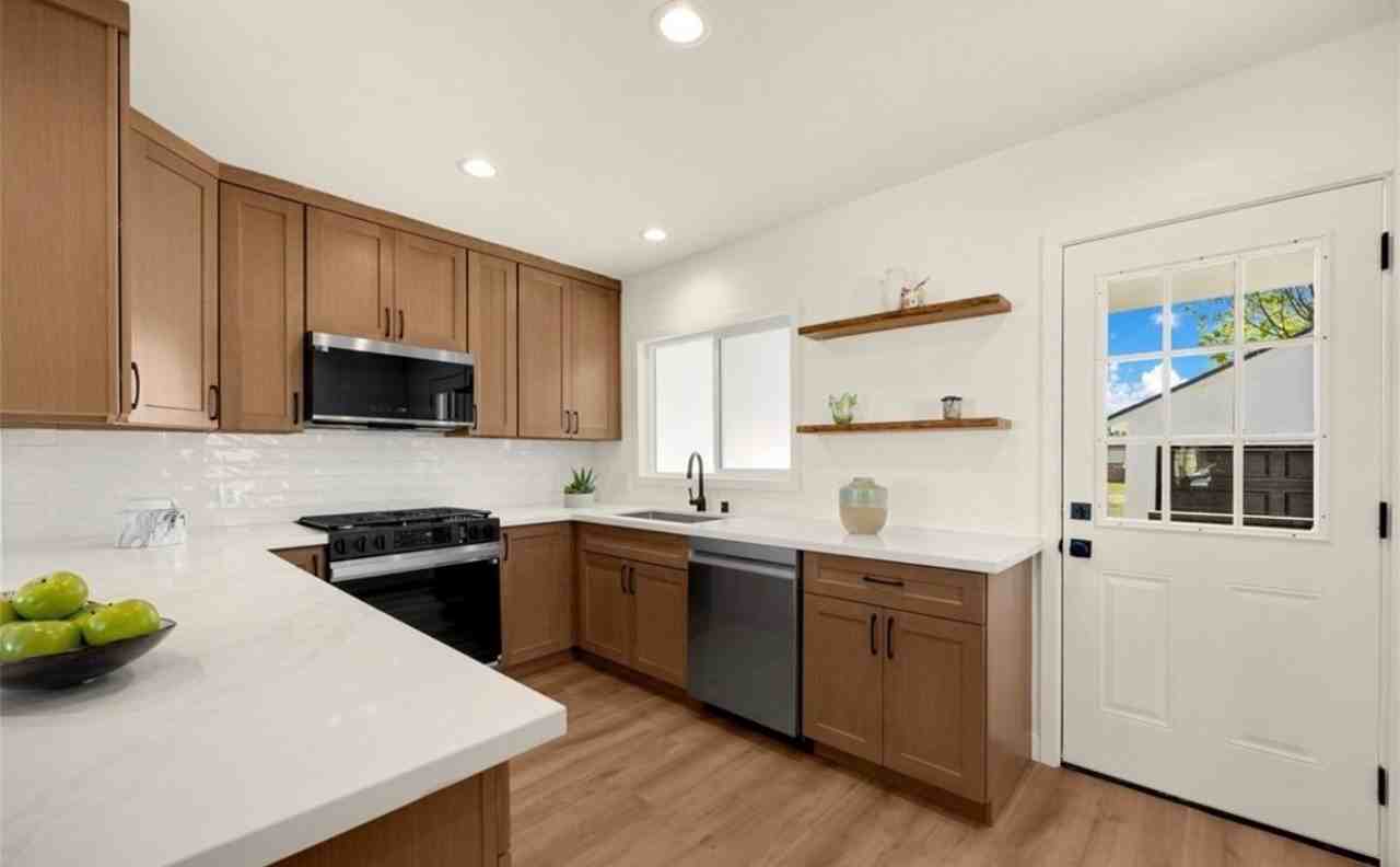 15788 Cobalt St - Photo 7 of 19