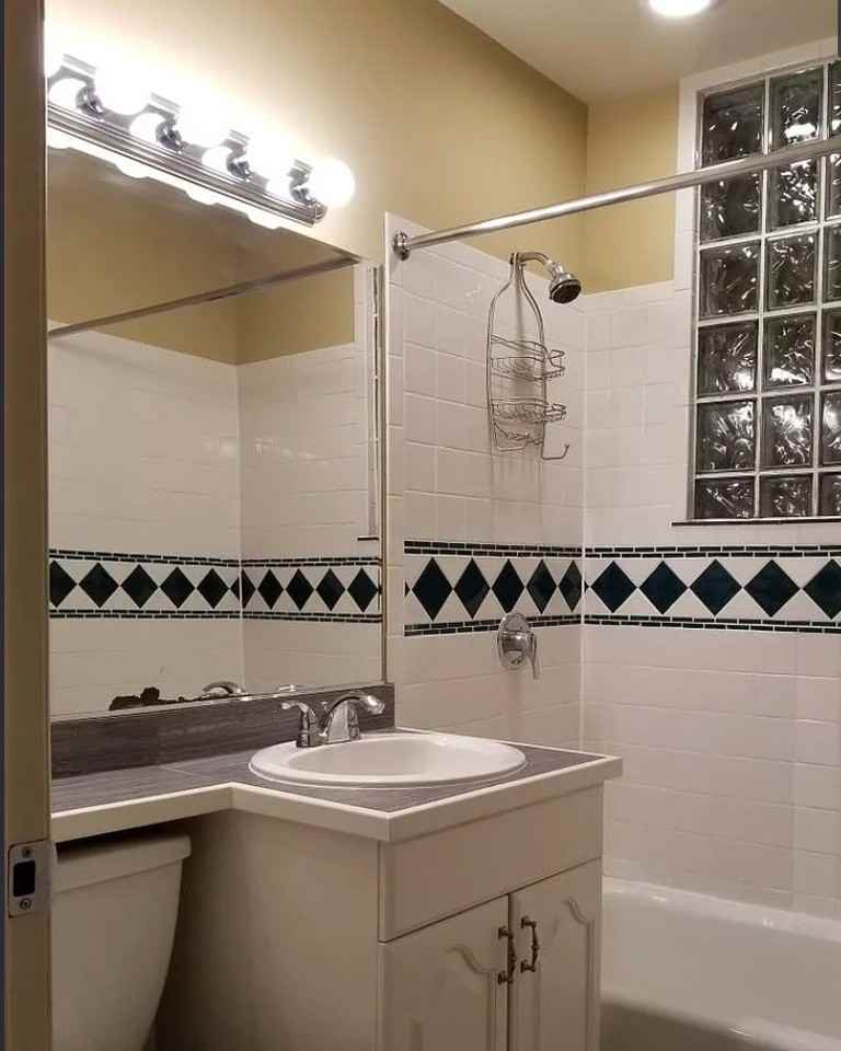 2929 N Ridgeway Ave #2 - Photo 3 of 4