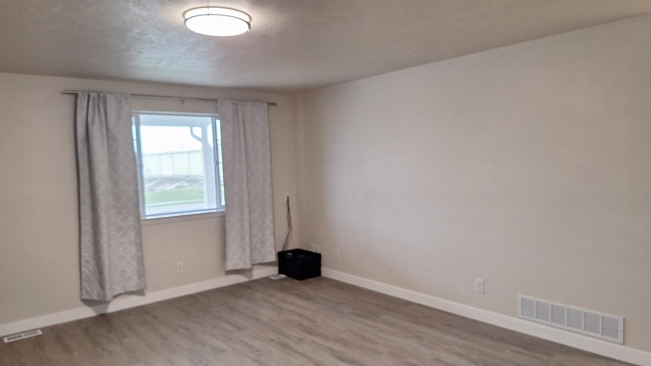 165 Wn - Photo 3 of 20