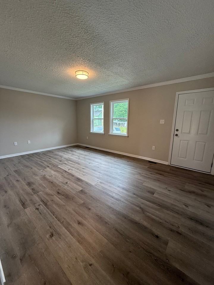 815 Hill St - Photo 4 of 9