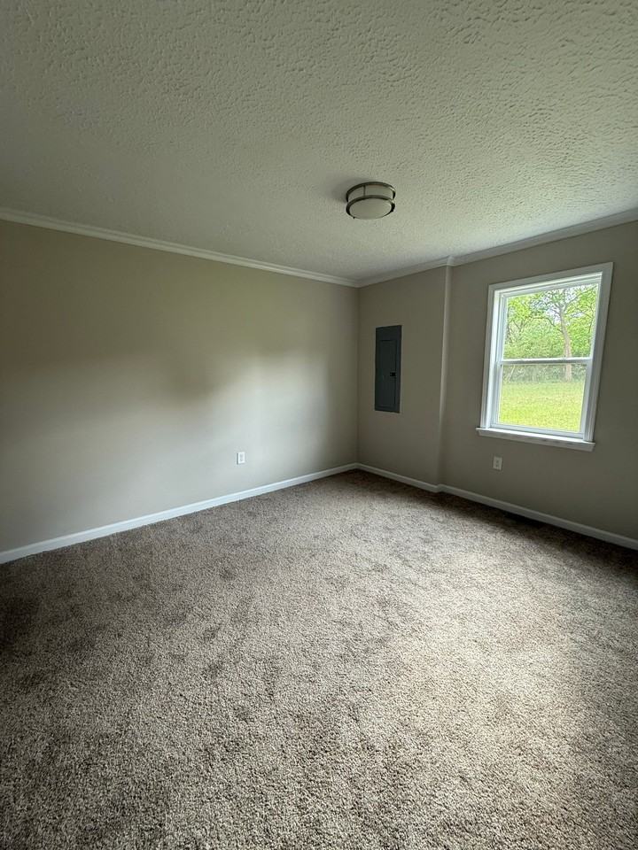 815 Hill St - Photo 5 of 9