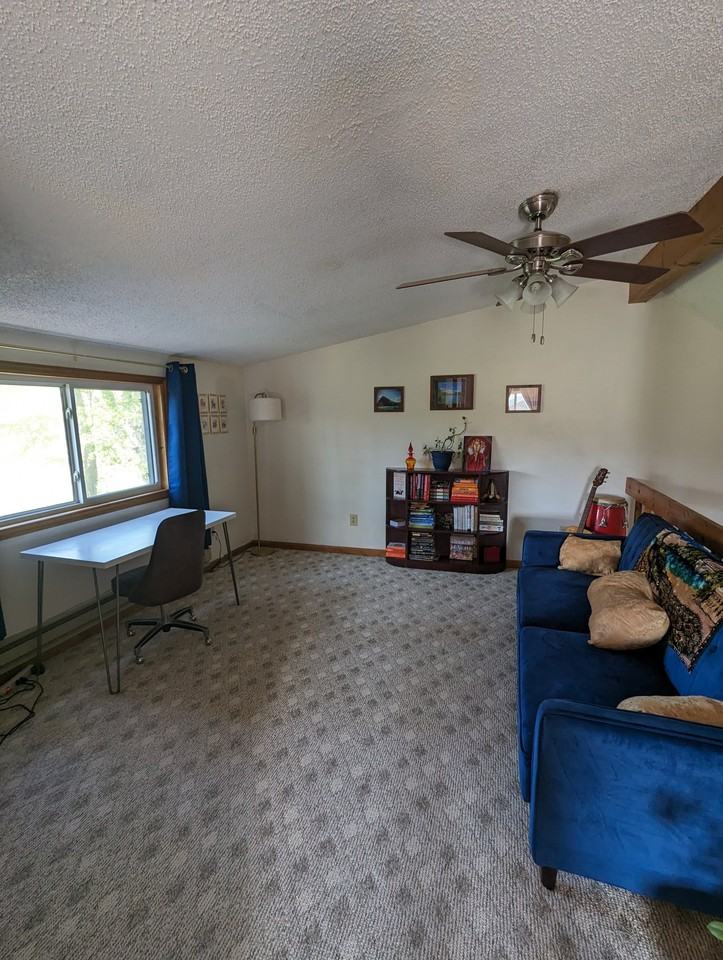95 Vancott Ct - Photo 3 of 12