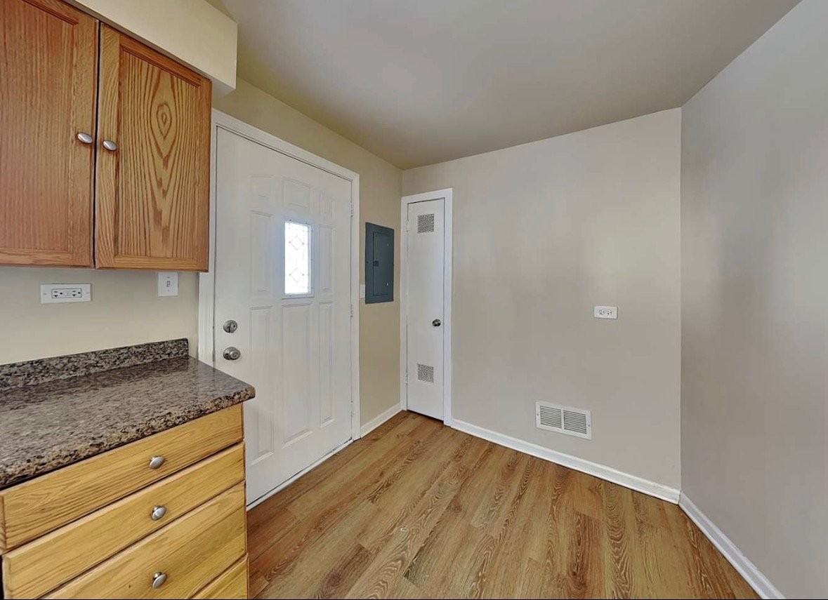 1222 South4Th Street - Photo 4 of 8