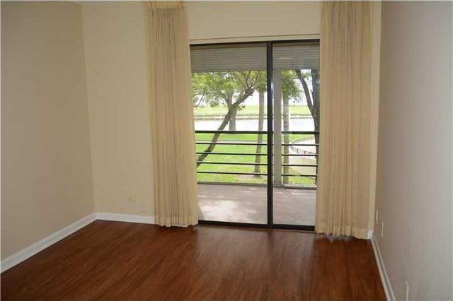 2320 S Cypress Bend Dr #202 - Photo 4 of 9