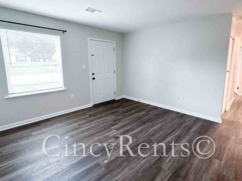 988 Stratford Pl #NA - Photo 2 of 28