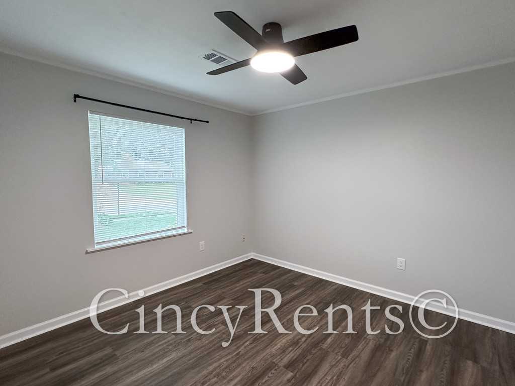 988 Stratford Pl #NA - Photo 4 of 28