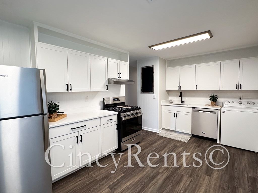 988 Stratford Pl #NA - Photo 5 of 28