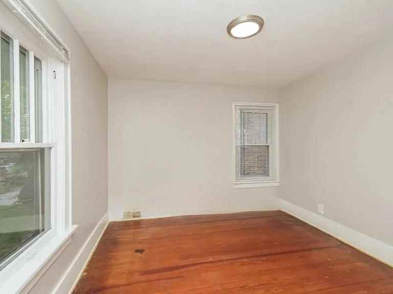 905 E Calvert St #NA - Photo 2 of 8