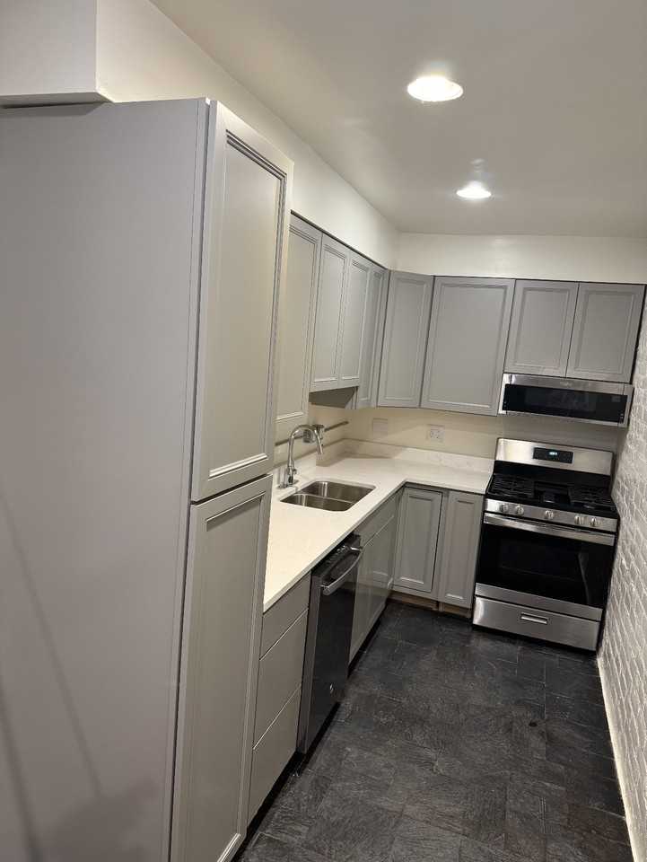 134 S Adams St #C - Photo 3 of 4