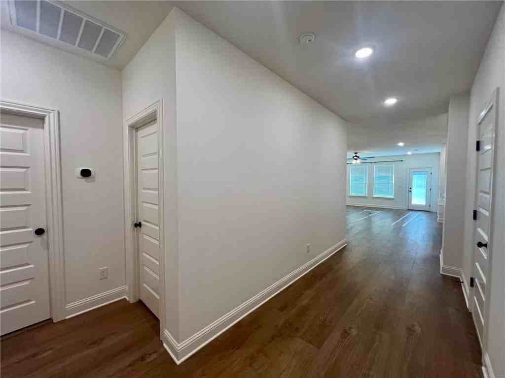 3006 S 14th Pl - Photo 2 of 20