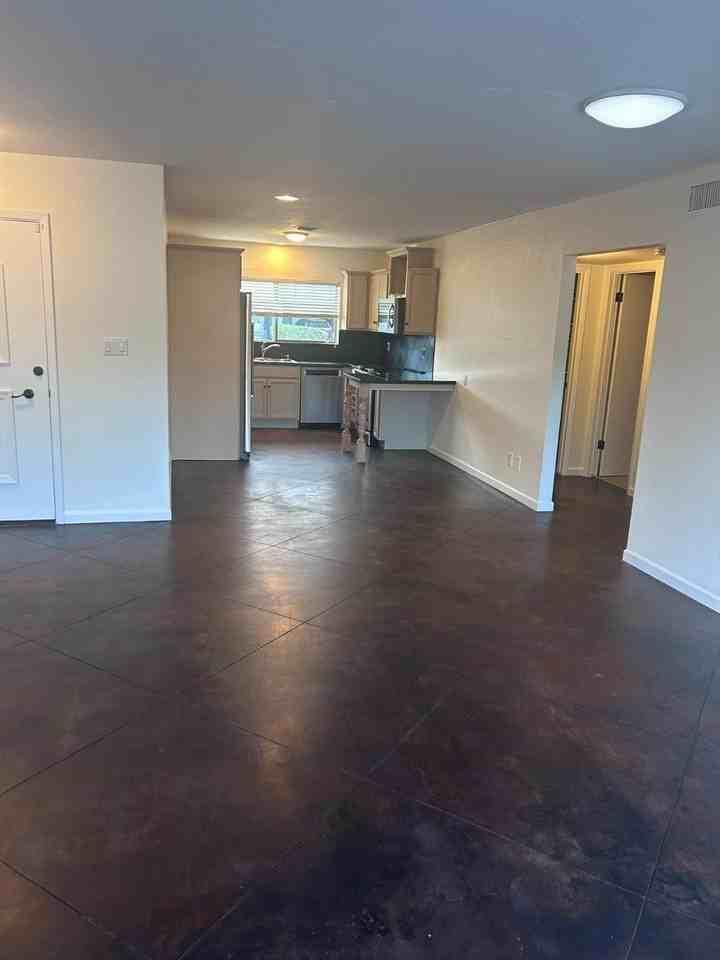 7718 E Meadowbrook Ave - Photo 3 of 15