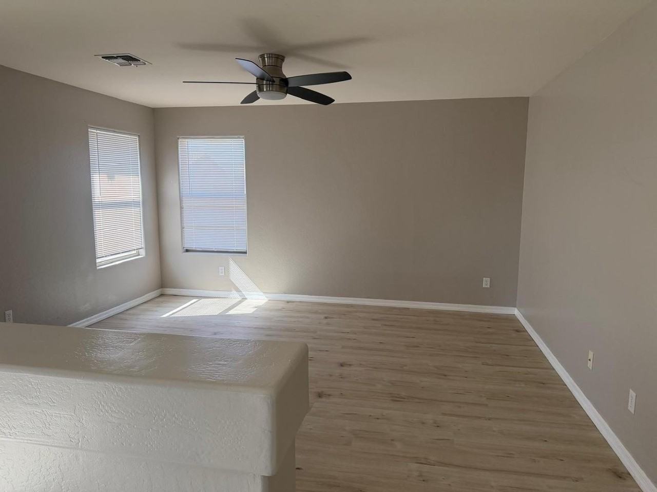 5460 S Scott Pl - Photo 4 of 30