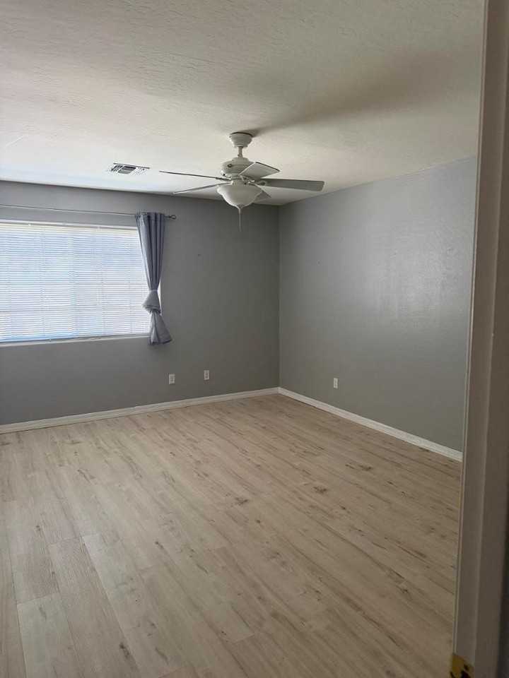 5460 S Scott Pl - Photo 5 of 30