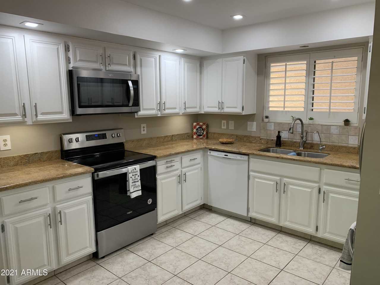 26001 S Sherbrook Dr - Photo 2 of 27