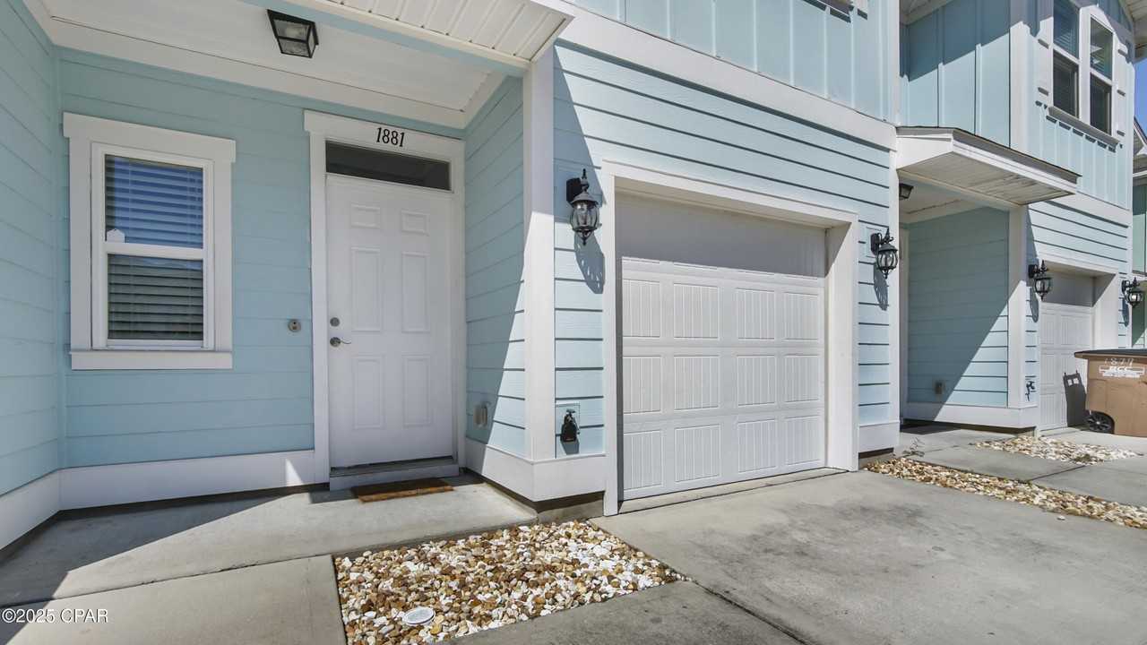 1881 Pointe Dr - Photo 2 of 38