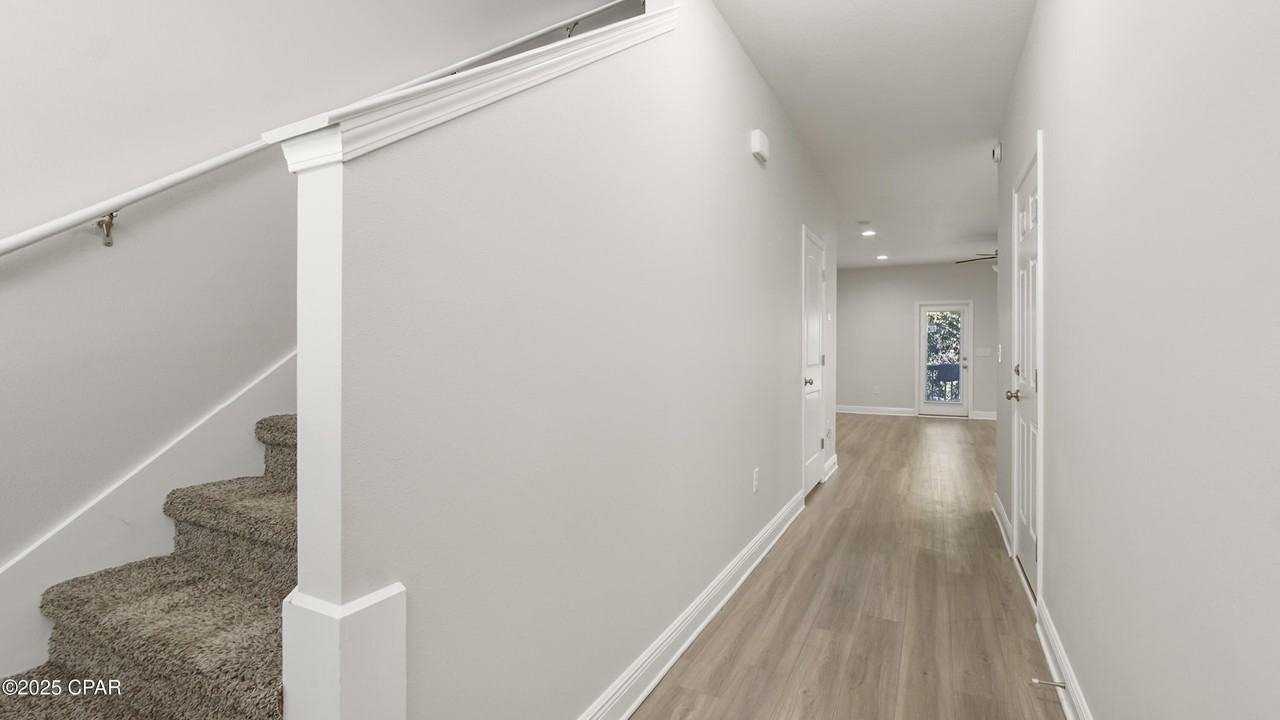 1881 Pointe Dr - Photo 3 of 38