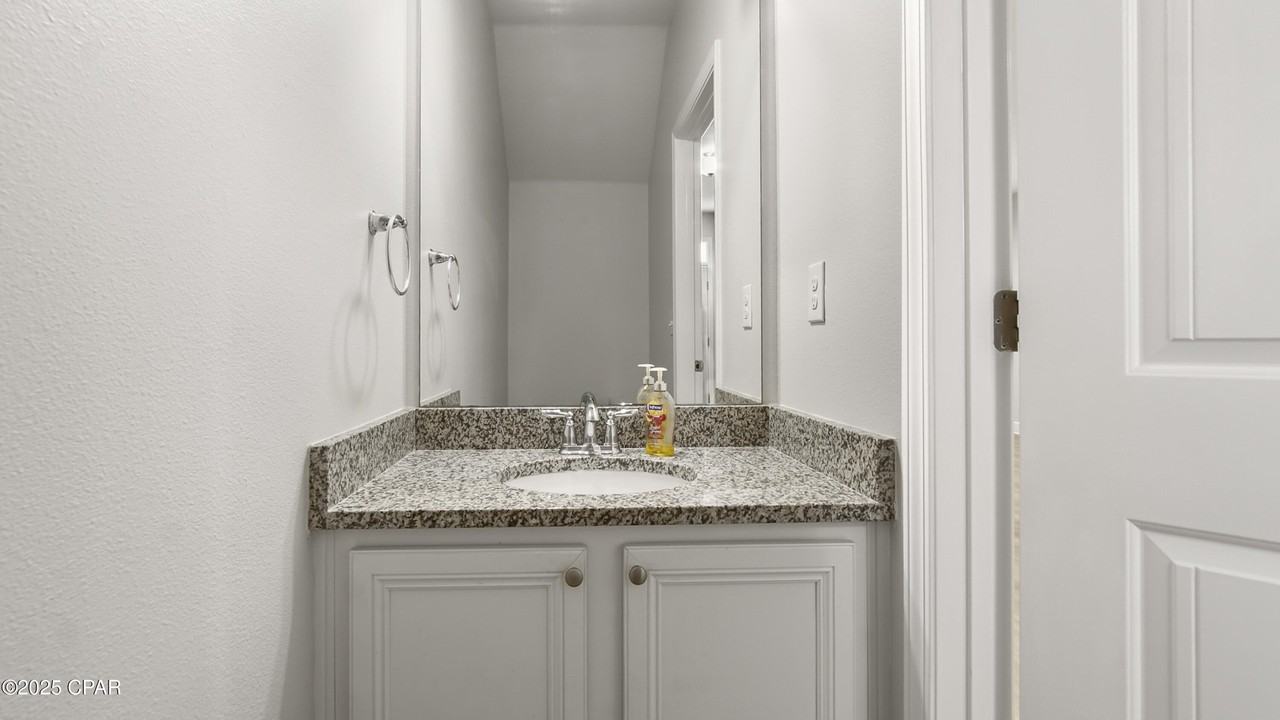1881 Pointe Dr - Photo 5 of 38