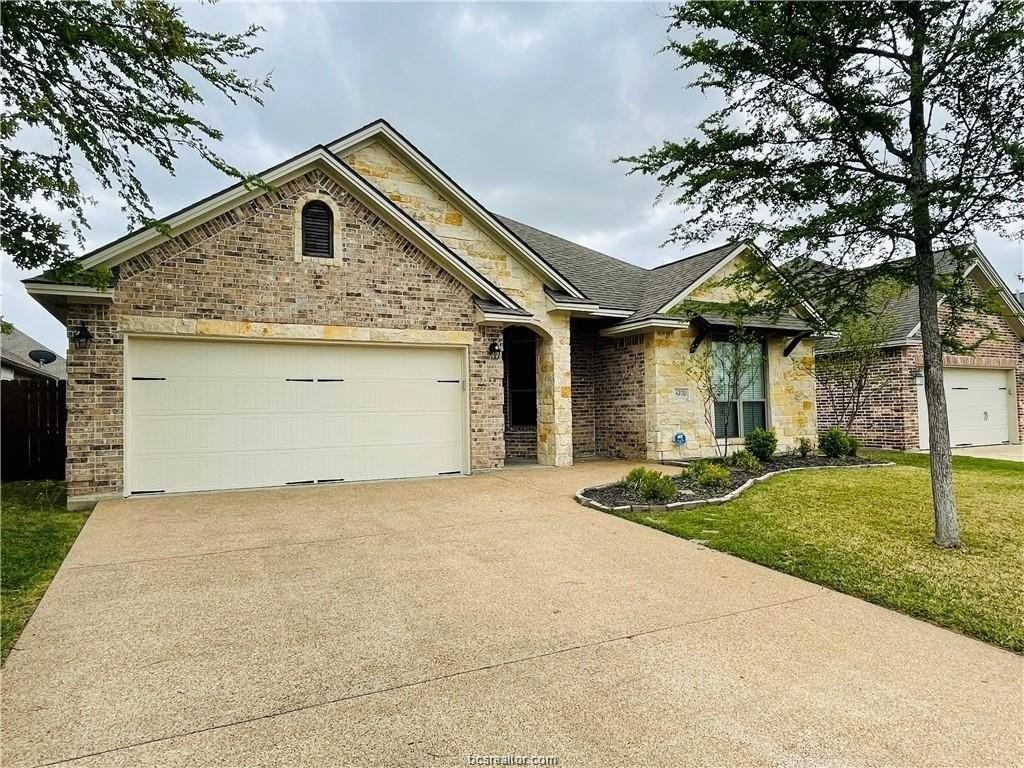 4270 Hollow Stone Dr - Photo 2 of 19