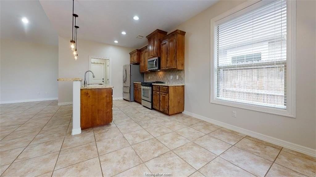 4270 Hollow Stone Dr - Photo 6 of 19