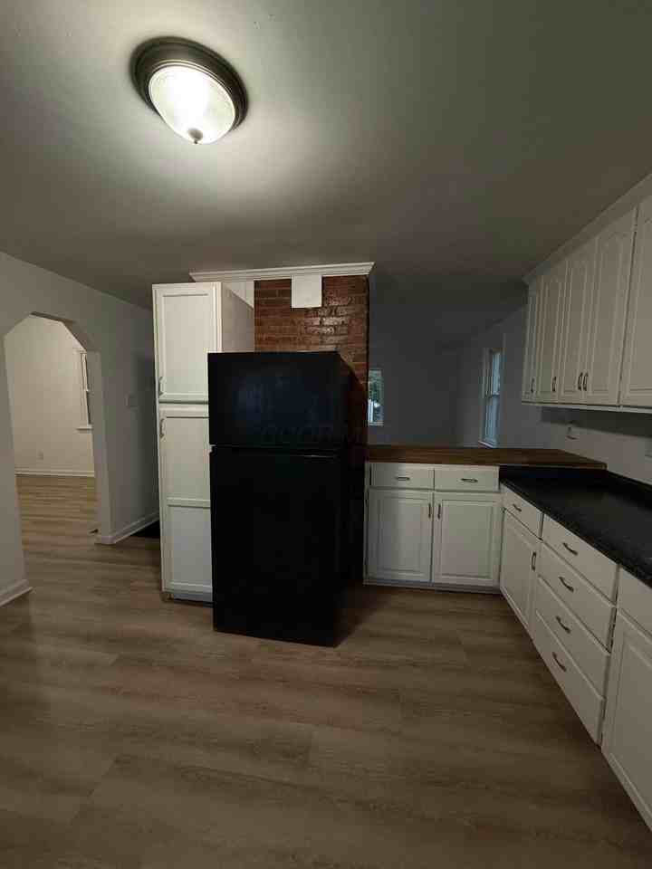 416 Harrison Ave - Photo 5 of 25