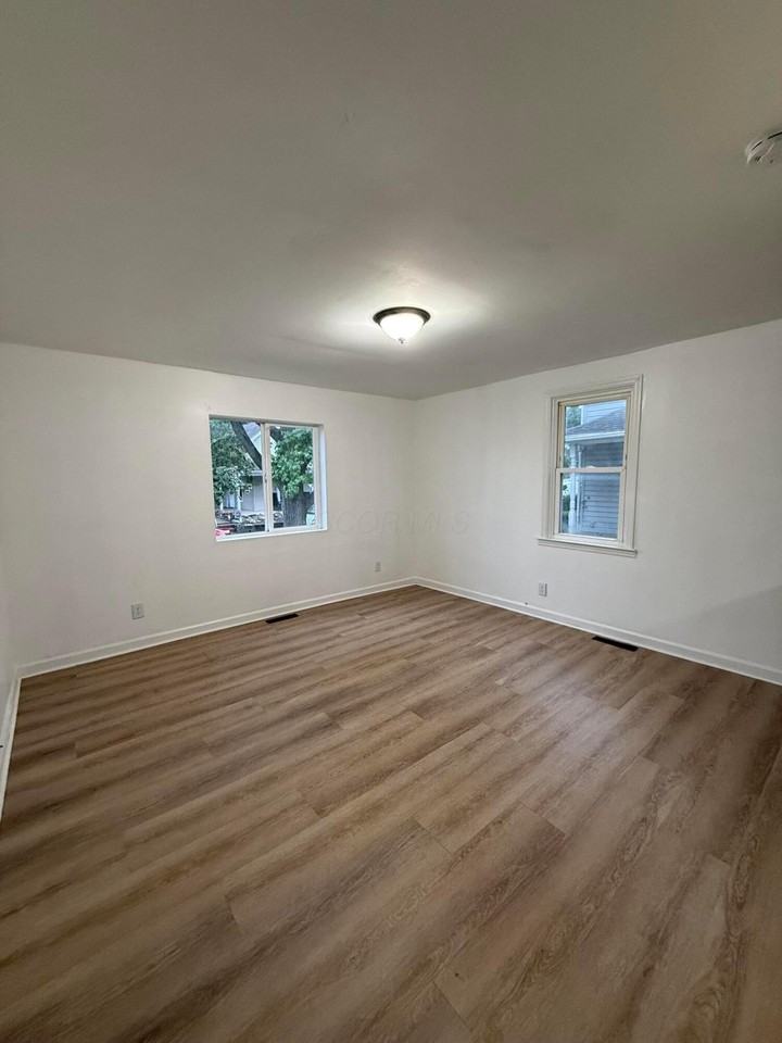 416 Harrison Ave - Photo 7 of 25